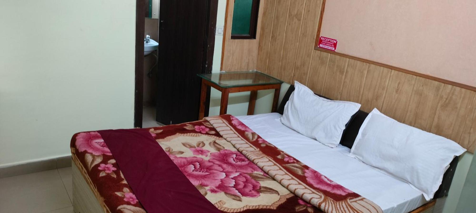 Hotel Shaurya Haridwār Eksteriør billede