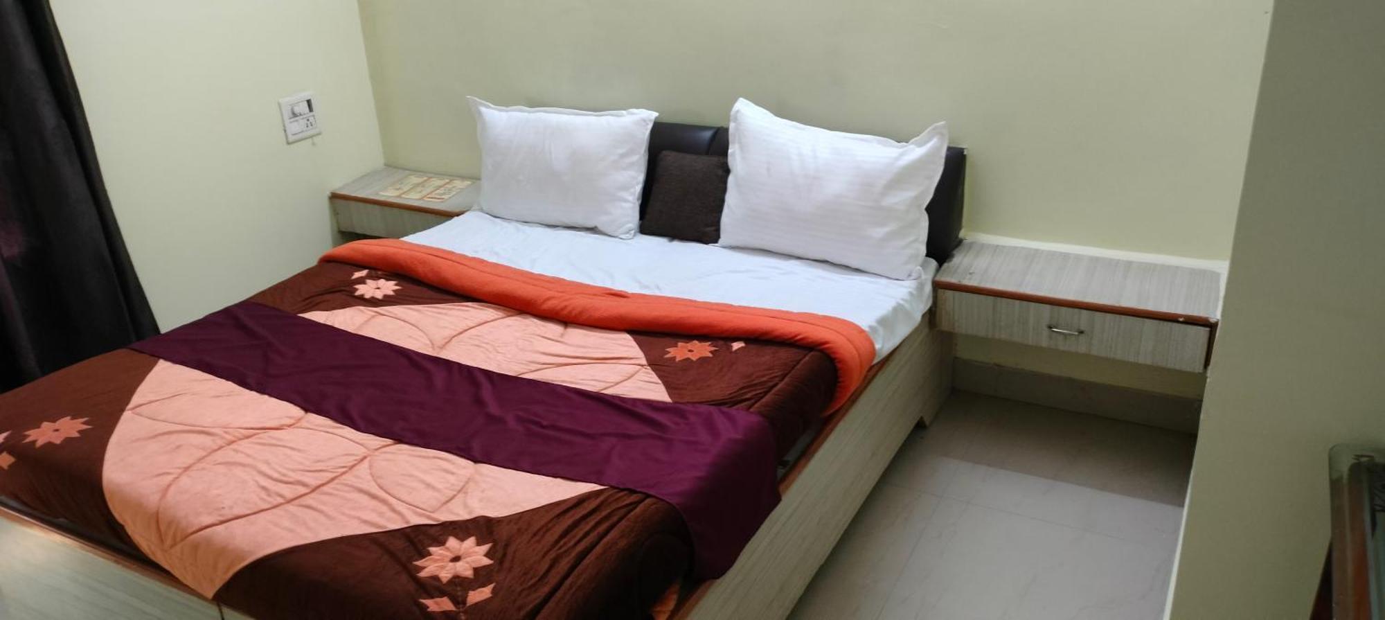 Hotel Shaurya Haridwār Eksteriør billede